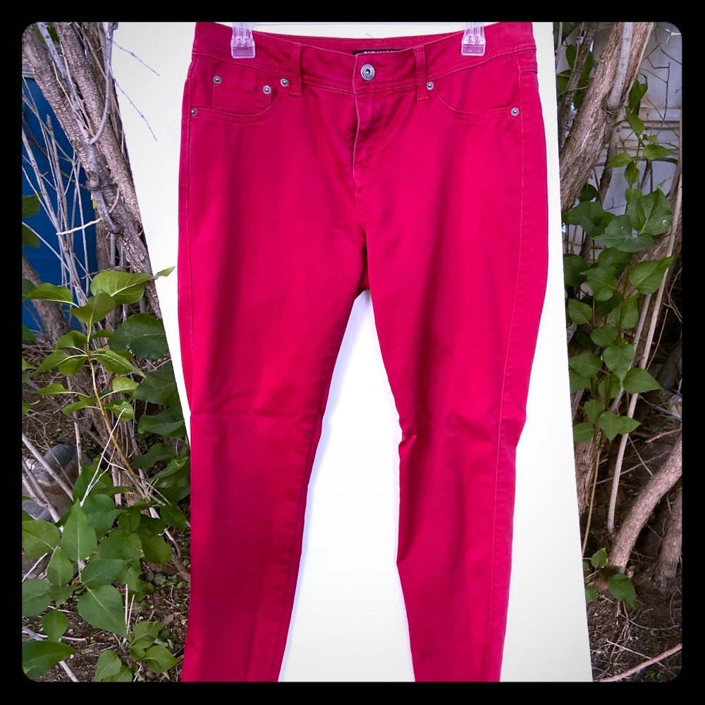 Cute red slim pants